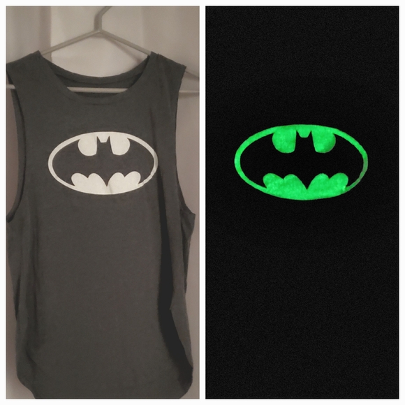 Marvel Tops - Gray Glow-in-the-Dark Batman Tank Top with Bat Logo